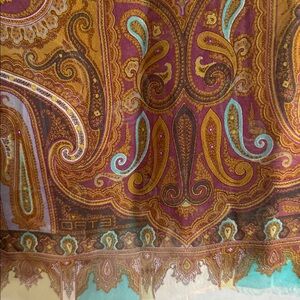 Paisley Patterned silk Scarf with Multicolor Design